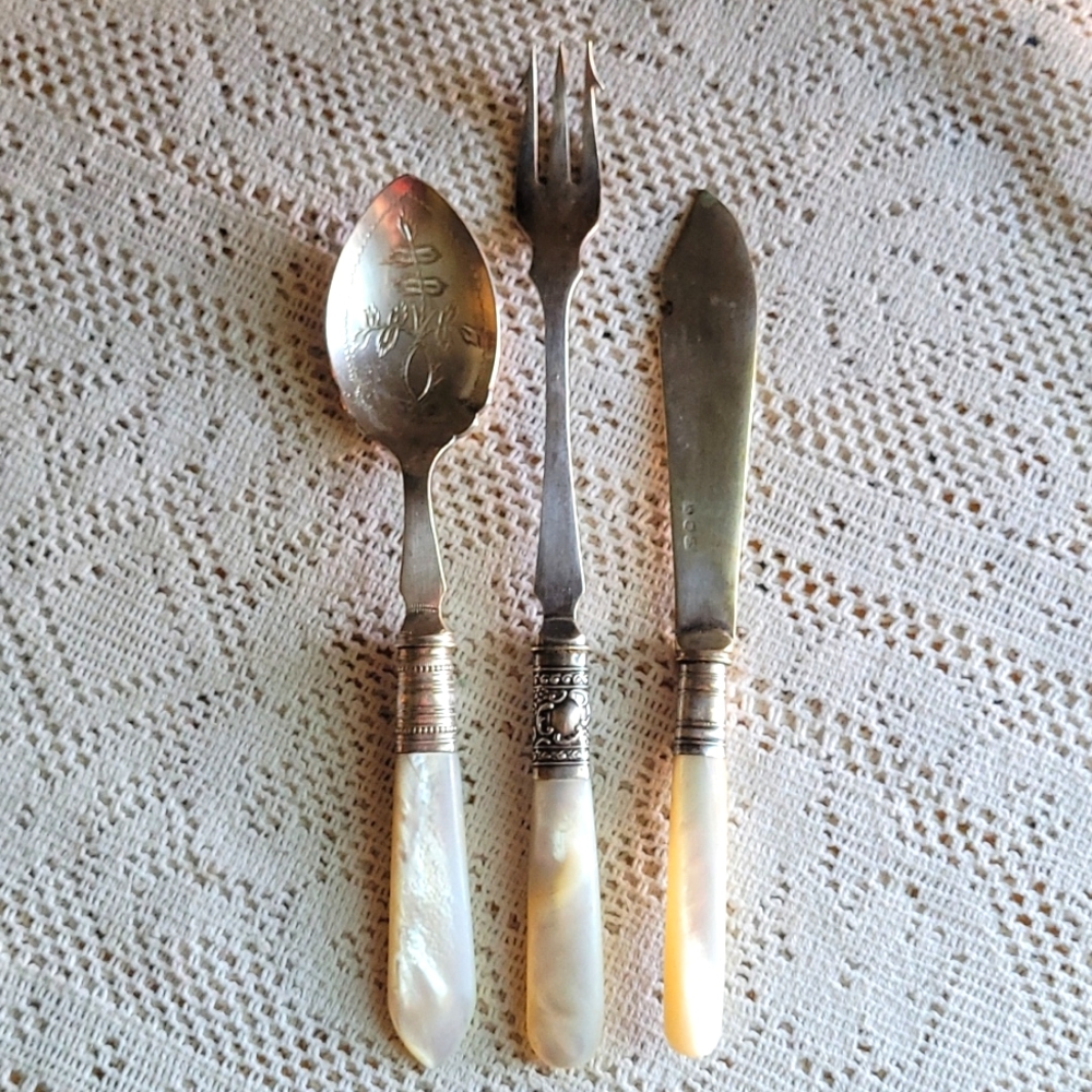 Mother of Pearl Silverware, Set of 3